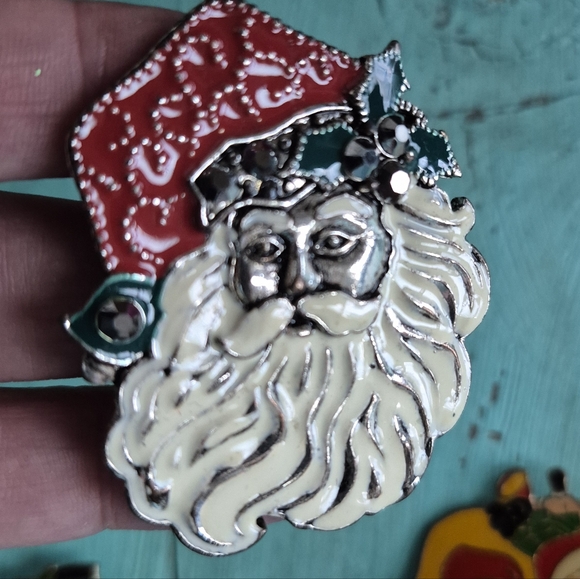 🌙Vintage Holiday Pin Bundle of 3 - Picture 3 of 7